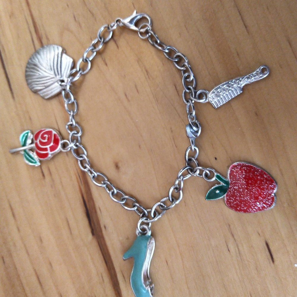 7" big girl Childs Sleeping Beauty charm bracelet apple comb heels